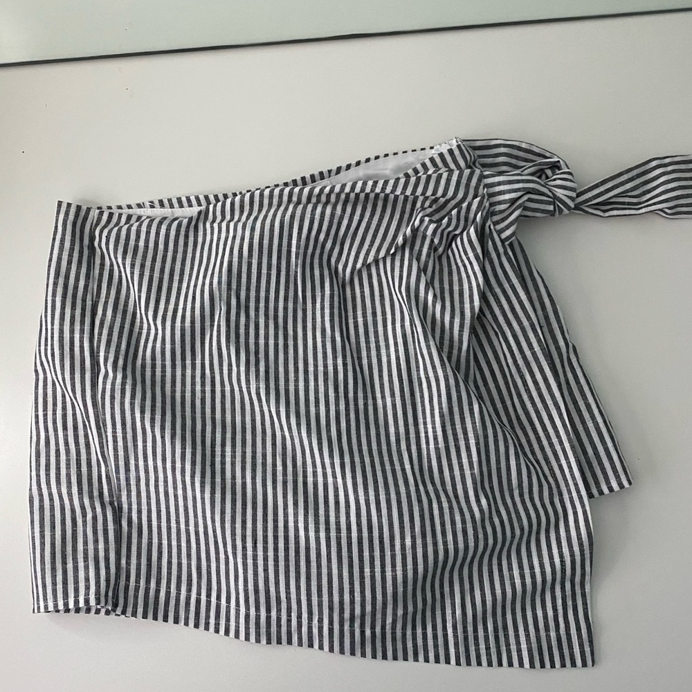 Grey & white skort